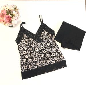 WHBM | Black & White floral lace | V-Neck Cami